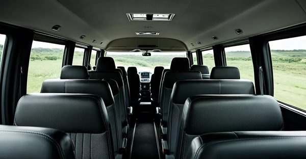 Louez un minibus 9 places pour vos déplacements en groupe